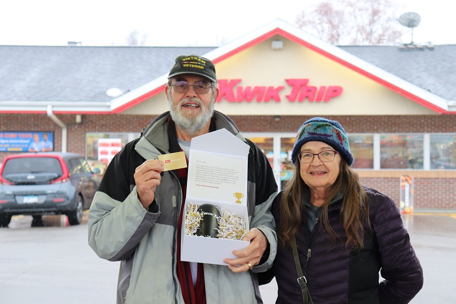 Gold Card Winner Lyle Jacobs and his wife, Judy